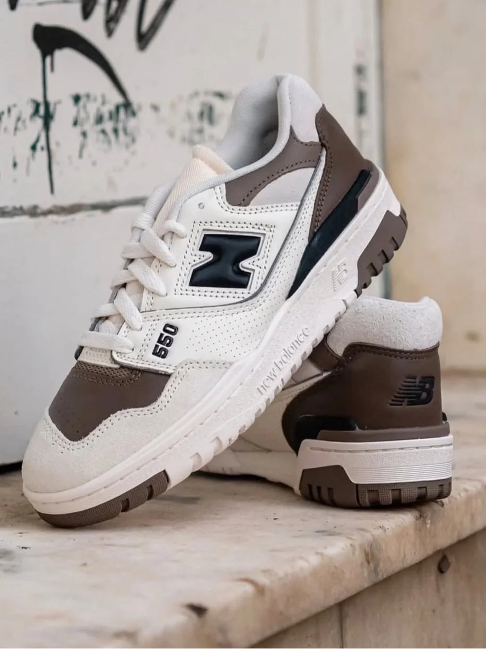 New Balance Unisex New Balance 550 Off-White Leather Sneakers